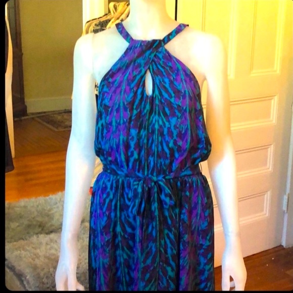 Express | Colorful Leopard Keyhole Dress - Picture 3 of 10